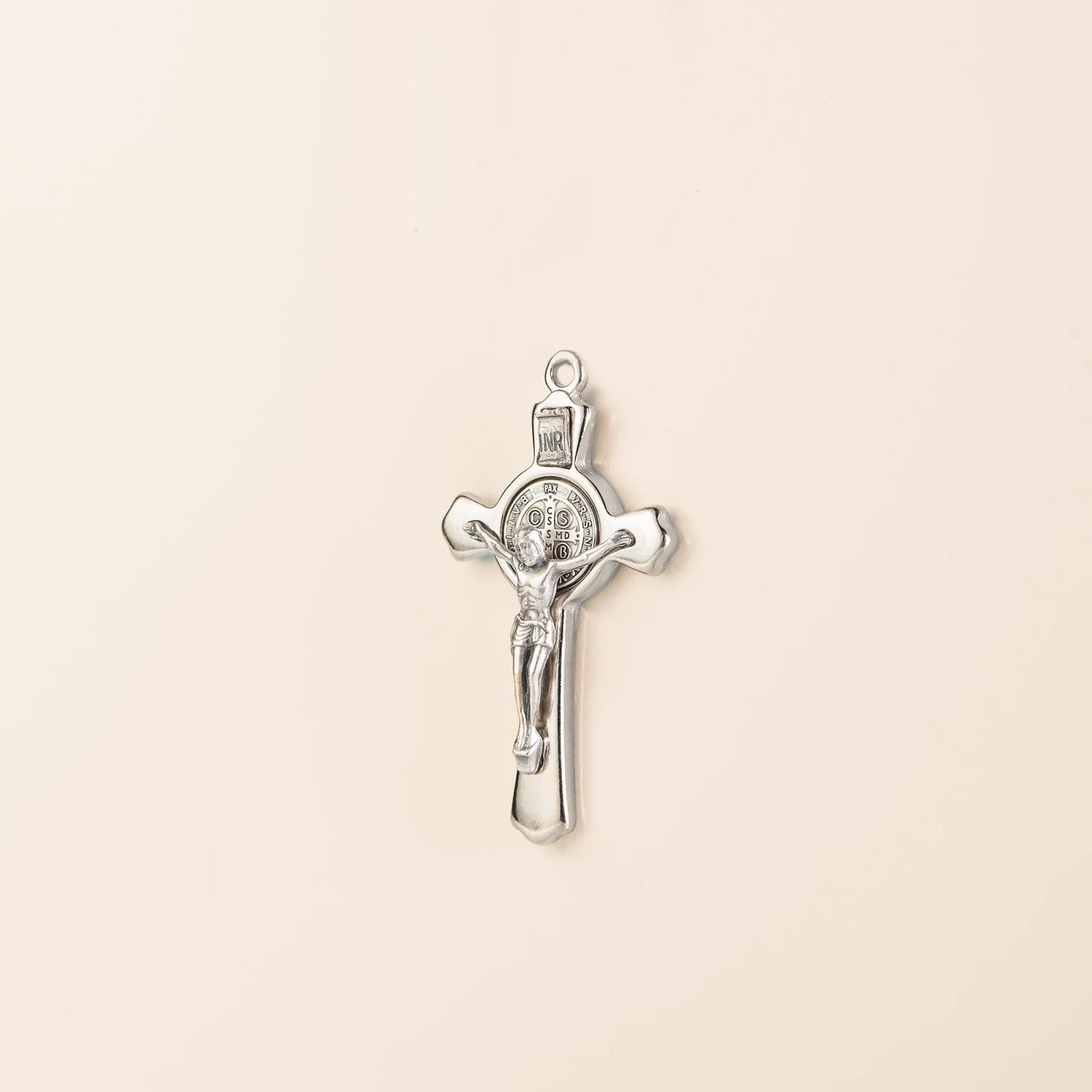 Crucifix Saint-Benoit argenté