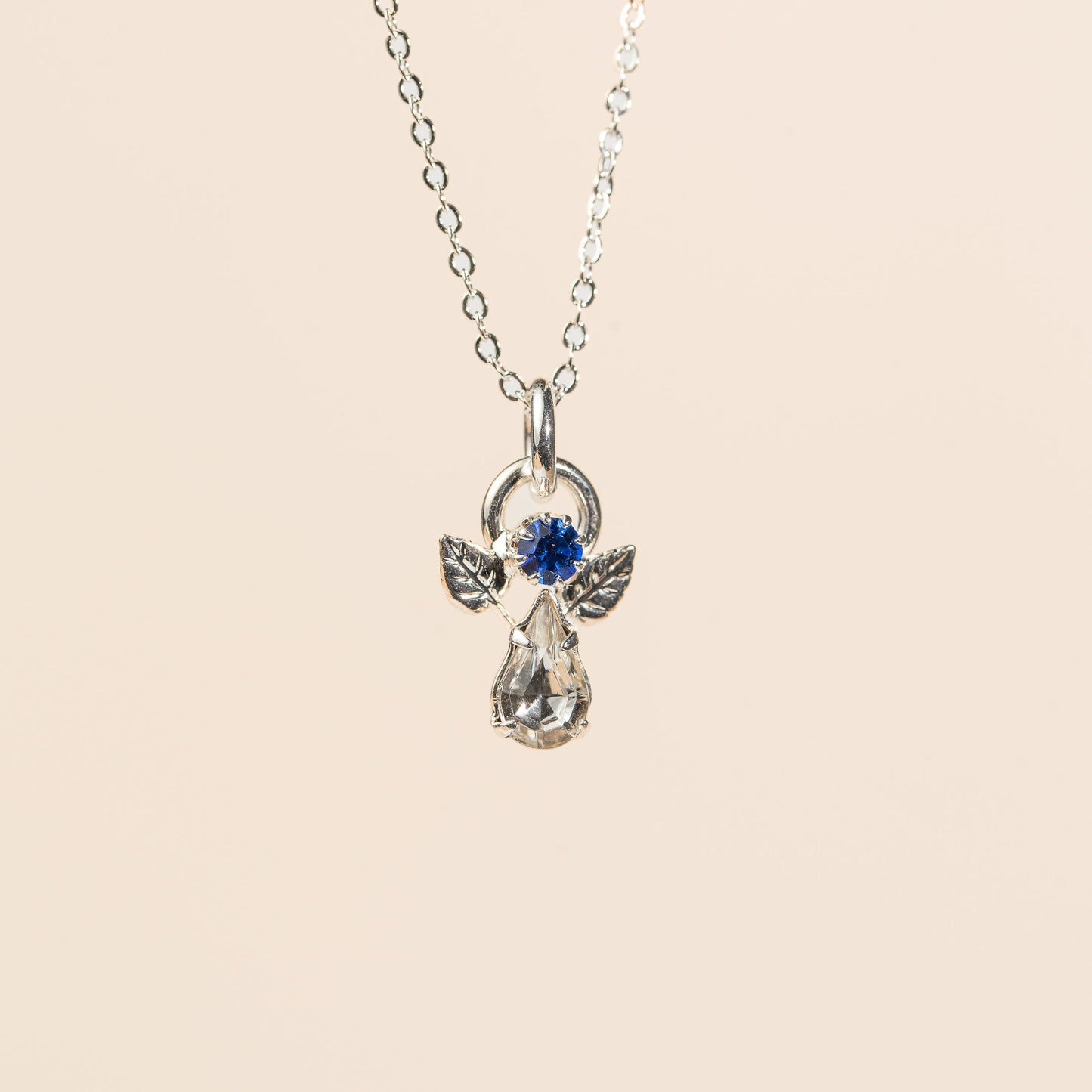 Pendentif Ange en cristal pierre de naissance