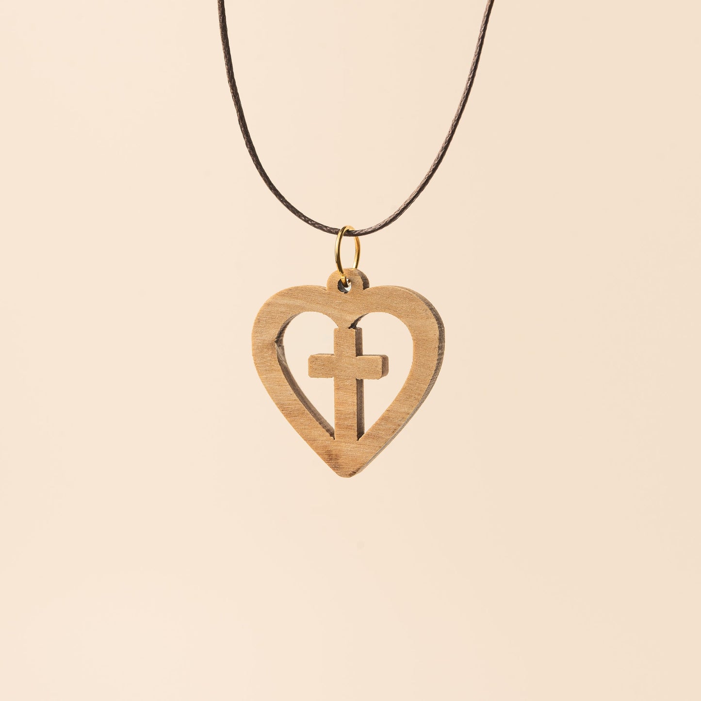 Pendentif coeur sur cordon