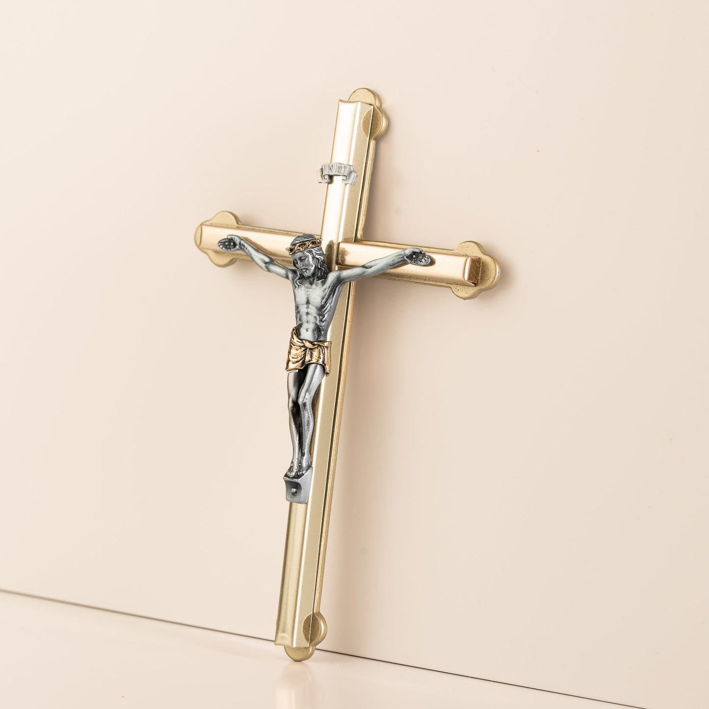 Crucifix en métal