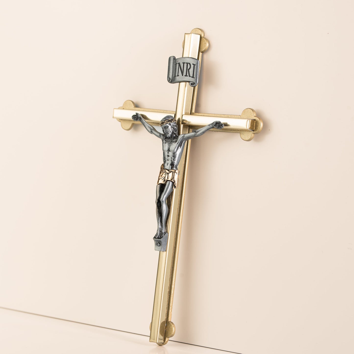 Crucifix en métal
