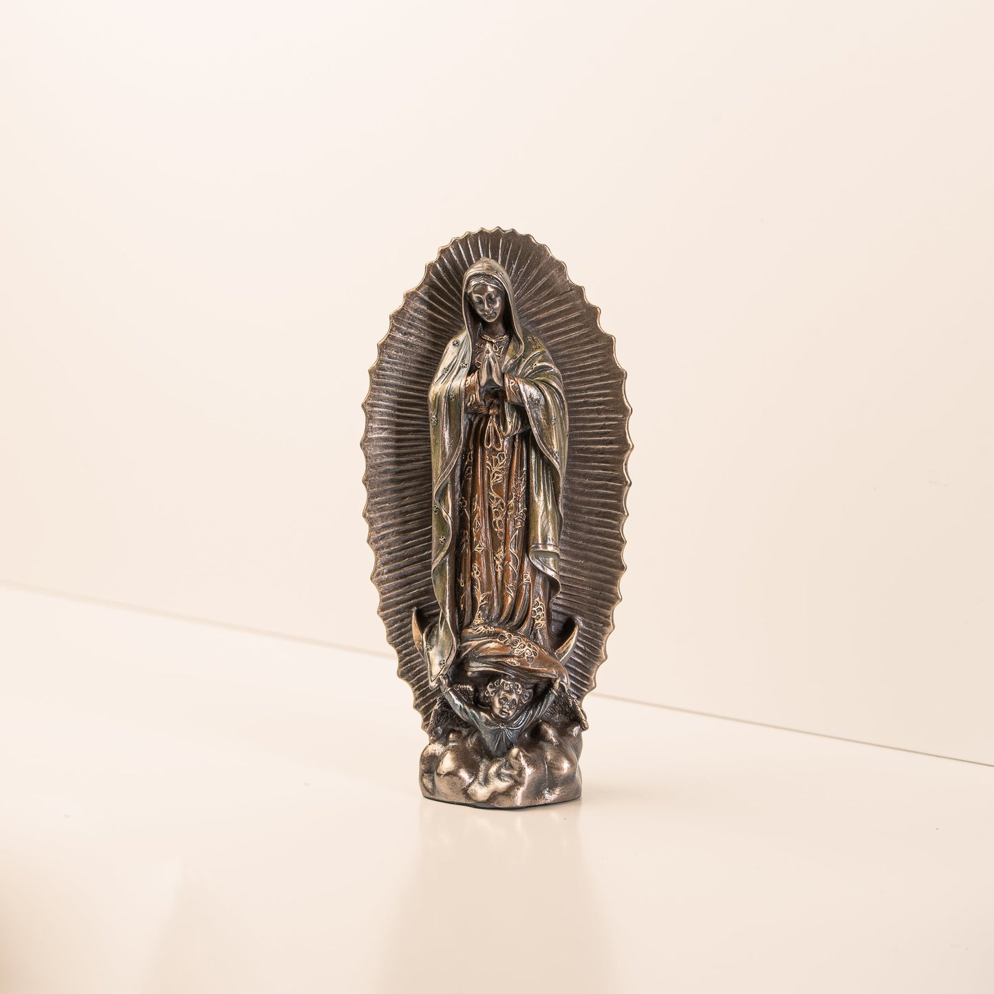 Statue de la Vierge de Guadeloupe