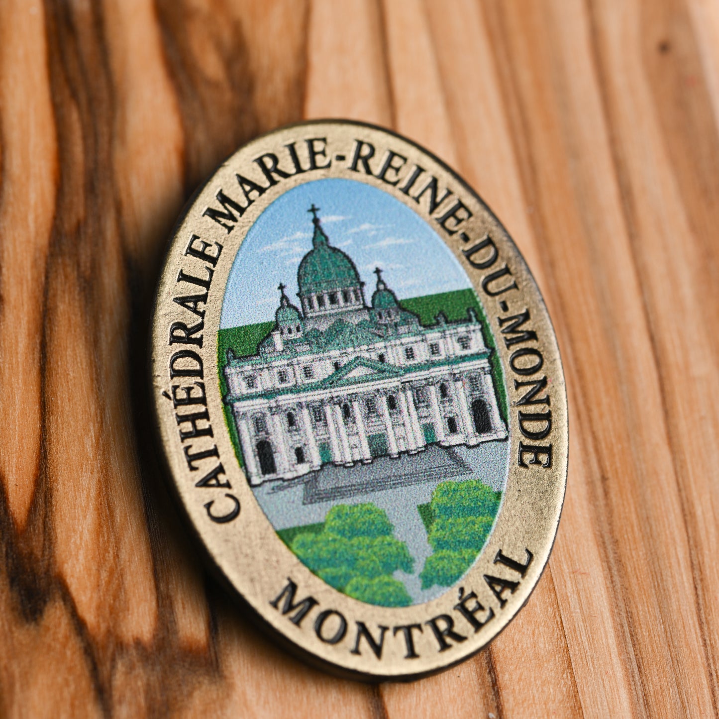 Chapelet et boîtier gravé de la Basilique-Cathédrale